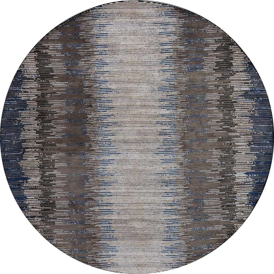 Runder Teppich mit strukturiertem Streifenmuster in Blau-, Grau- und Beigetönen.